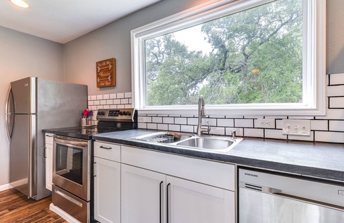 Austin Cottage | 12 Mi to Dtwn: Austin Guest Cottage w/Pool Access