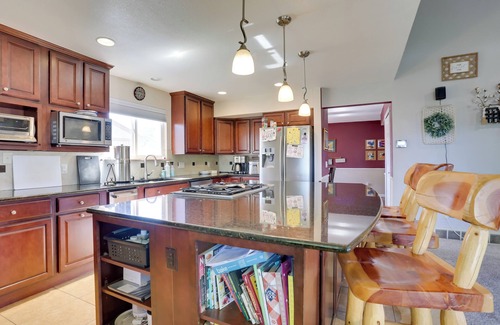 Columbine House | 12 Mi to Dtwn Denver: Littleton Family Home!
