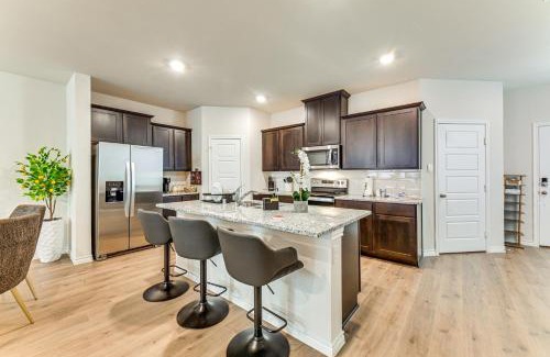 Weston House | 12 Mi to Dtwn McKinney Modern Gem with Patio and Yard