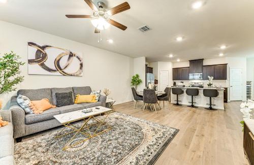 Weston House | 12 Mi to Dtwn McKinney Modern Gem with Patio and Yard