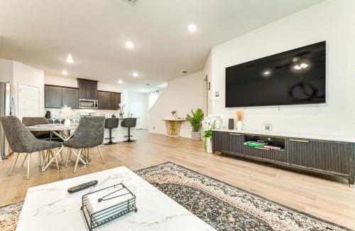 Weston House | 12 Mi to Dtwn McKinney Modern Gem with Patio and Yard