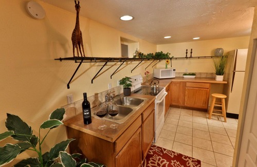 Walla Walla House | 12 Min Walk To Downtown. 5 Min Walk To Whitman. Surrounded By 2 Beautiful Parks.