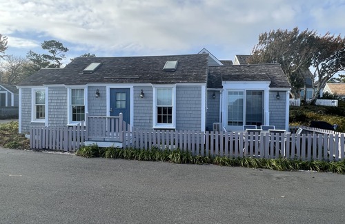 Mashpee Cottage | 12 VINEYARD VIEW - FULLY RENOVATED