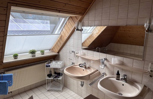 Schwarzenbruck Apartment | 120 sqm large, modern, well-located apartment with balcony