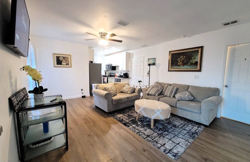Tallahassee Apartment | 126-Home (5BR): One unit of a duplex near FSU-A