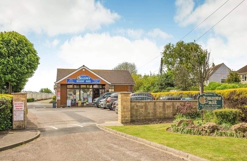 Bridport House | 12ft-wide luxury caravan with one double and one twin.