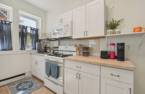 Teaneck Apartment | 13MI to Time Square~2BD in The Hamilton Elm in Teaneck New~Parking~Laudry~Pets