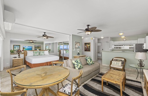 Honolulu Condo | 13th Fl Waikiki Shore Condo | king Bed | Balcony | Ocean View