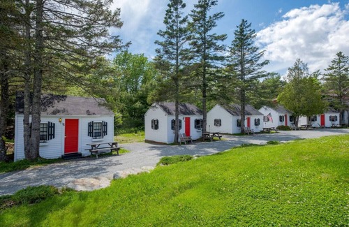 Trenton Cottage | 14 1Br Cottage in Bar Harbor Open Hearth Inn
