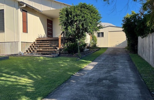 Rainbow Beach House | 14 Manooka Drive - Rainbow Beach. Stylish beach house.