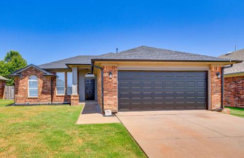 Edmond House | 14 Mi to Dtwn OKC Edmond Gem with Fenced Yard!