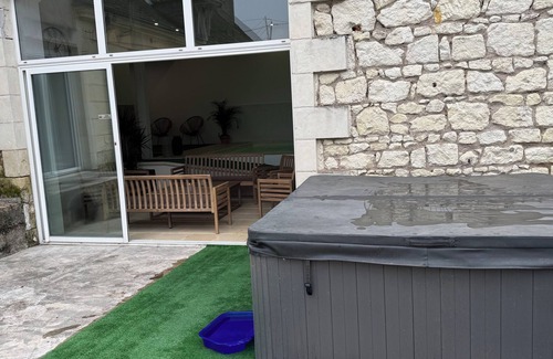 Restigne House | 14-person gîte with heated indoor pool, games room and Jacuzzi