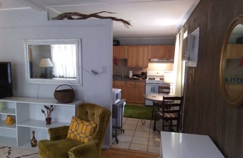 Yankeetown Cabin | 14) Pink Owl Cottage