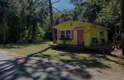Yankeetown Cabin | 14) Pink Owl Cottage