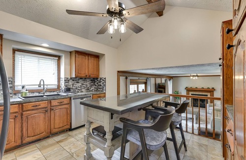 West Omaha House | 144th and Center! 10 mins to Village Point and 20 mins to downtown!