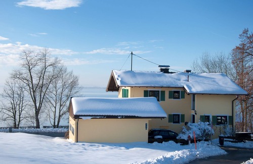 Chieming House | 145 m² directly on the "Bavarian Sea" with spectacular lake and mountain views