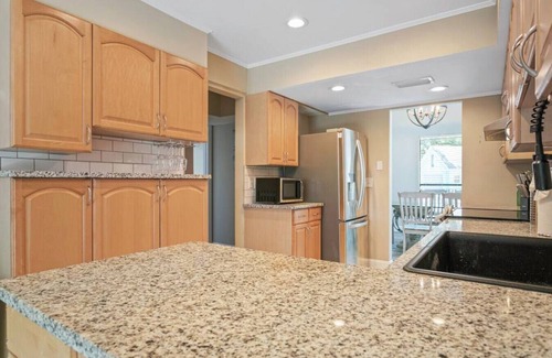 Isle of Palms House | 14543 Luth Drive · The Palms Retreat~Firepit~Fenced Yard~Pet Friendly