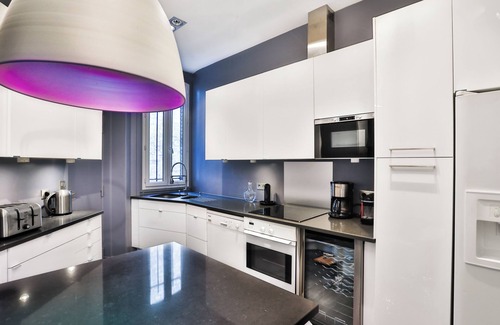 Faubourg Saint-Germain Apartment | 149m2 3ch 2 sdb Élégant & Design vue Tour Eiffel