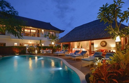 Kesiman House | 14BR Private Villa For Large Group Located In Sanur! 4Min Drive To The Port!