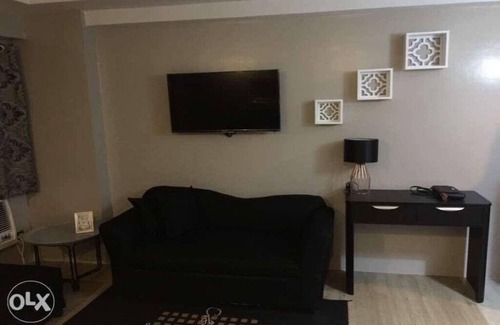 Pasig House | 14E Comfty and Conveniently located Condo Unit