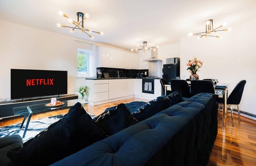 Glyndon Apartment | -15% LUX 2BDR Flat in Woolwich | 2 Stops to Canary Wharf/Excel In Free Parking