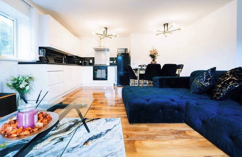 Glyndon Apartment | -15% LUX 2BDR Flat in Woolwich | 2 Stops to Canary Wharf/Excel In Free Parking