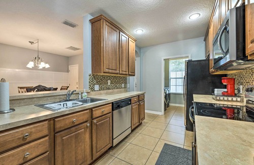 Buena Ventura Lakes House | 15 Mi to Disney: Kissimmee Townhome w/Patio