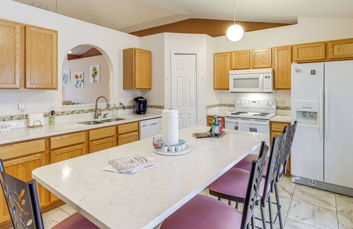 Port Malabar House | 15 Mi to Melbourne: Palm Bay Home w/Pool & Lanai