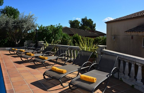 Sitges Town Center Villa | 15 min. by car/Sitges. Villa Ilusión 16 people. XXL Pool by Weekly Villas.
