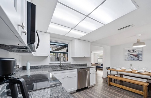 Regency Park House | 15 min from the beach