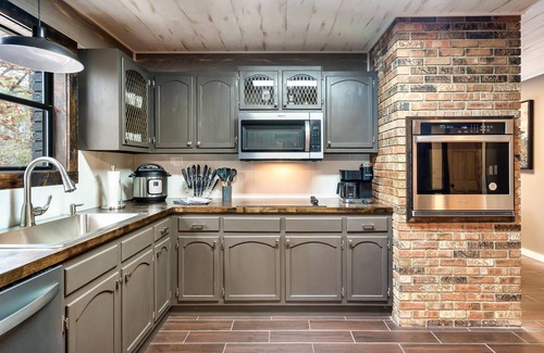 Caton Cabin | 15 MIN to Dollywood or Gatlinburg! Fall Special!