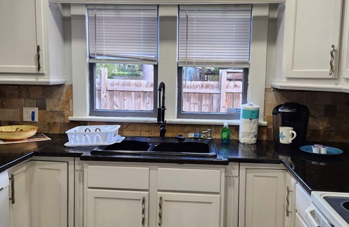 North Forest Hills House | 15 Min to Downtown Tampa. All guest must be 25 years old. Only 2 guests