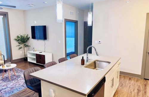 Florida Central Atlantic Coast Apartment | 15 Min to Parks,Pet-Friendly, King Bed & Amenities