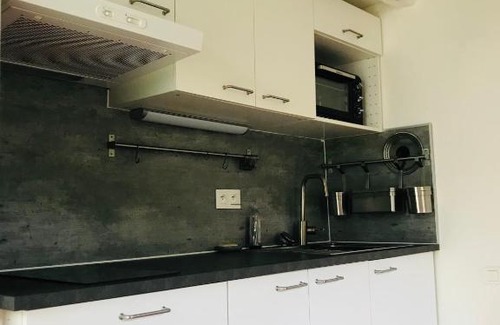 Le Puy-Sainte-Reparade Apartment | 15 MINS AIX-EN-PROVENCE ET LUBERON DANS DOMAINE DE CAMPAGNE PRIVE
