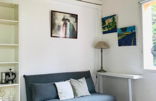 Le Puy-Sainte-Reparade Apartment | 15 MINS AIX-EN-PROVENCE ET LUBERON DANS DOMAINE DE CAMPAGNE PRIVE