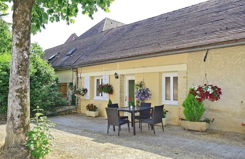 Tamnies House | 15 mins from Sarlat and caves comfortable cottage with swimming pool,