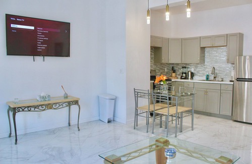 Queens Apartment | 15 Minutes From Manhattan Luxury 2-Bedroom Apartment in LIC/Astoria Queens