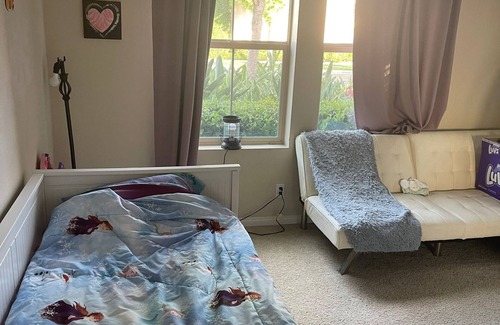 Cypress Village House | 15 minutes to Disneyland and Laguna Beach! In the heart of Irvine