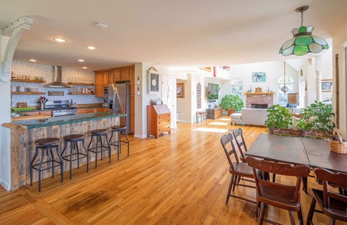 North Truro House | 15% OFF 25x42 heated pool, pets, ADA, EV car charger, 4 ensuite, private beach