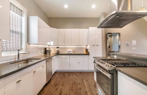 Mid-City House | 15% OFF Monthly | 10% OFF Weekly-4BR Townhouse in Bienville Villas