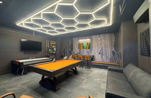 Coachella House | 15 people! 7 bedrooms! 10 beds! Villa Secreta