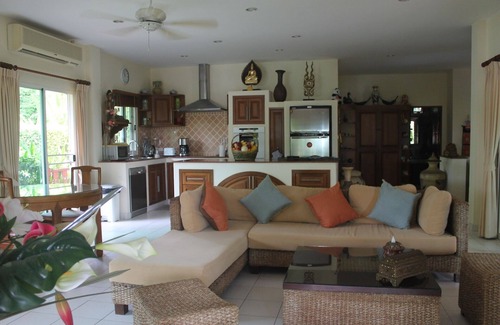 Rawai Villa | - 15% sept-oct RARE ! 3 bed-3bath,swimming-pool-jacuzzi,1 600m2, tropical garden, quiet area