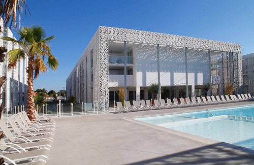 Cap d'Agde Condo | 150m de la Plage! Piscine Saisonnière + Sauna