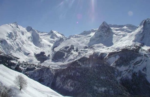 Eaux-Bonnes Apartment | 150m from ski slopes, 1st floor, view resort, fitness, swimming pool, sauna, balcony, tv, ski locker