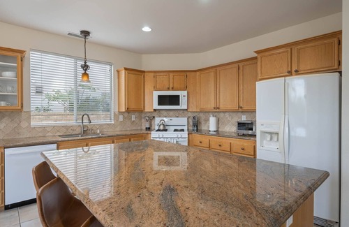 Castaic House | 158 Majestic views with 4 bedrooms near Magic Mountain