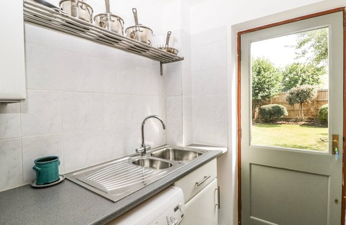 Bradford-on-Avon Cottage | 16 MYTHERN MEADOW, pet friendly, with a garden in Bradford-On-Avon