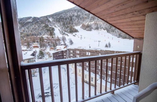 Villarodin-Bourget Apartment | 160m from ski slopes, 1st floor, balcony, ski locker, 46m², La Norma