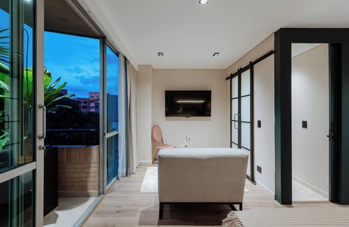 Las Lomas I Hotel | 1616 HOTEL