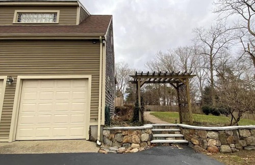 Chiltonville House | 1620 Studio- close to BID hospital, the beach and downtown