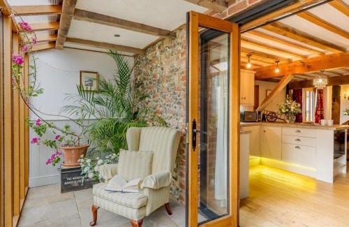 Diss House | 16th Century Cartlodge with private hot tub
